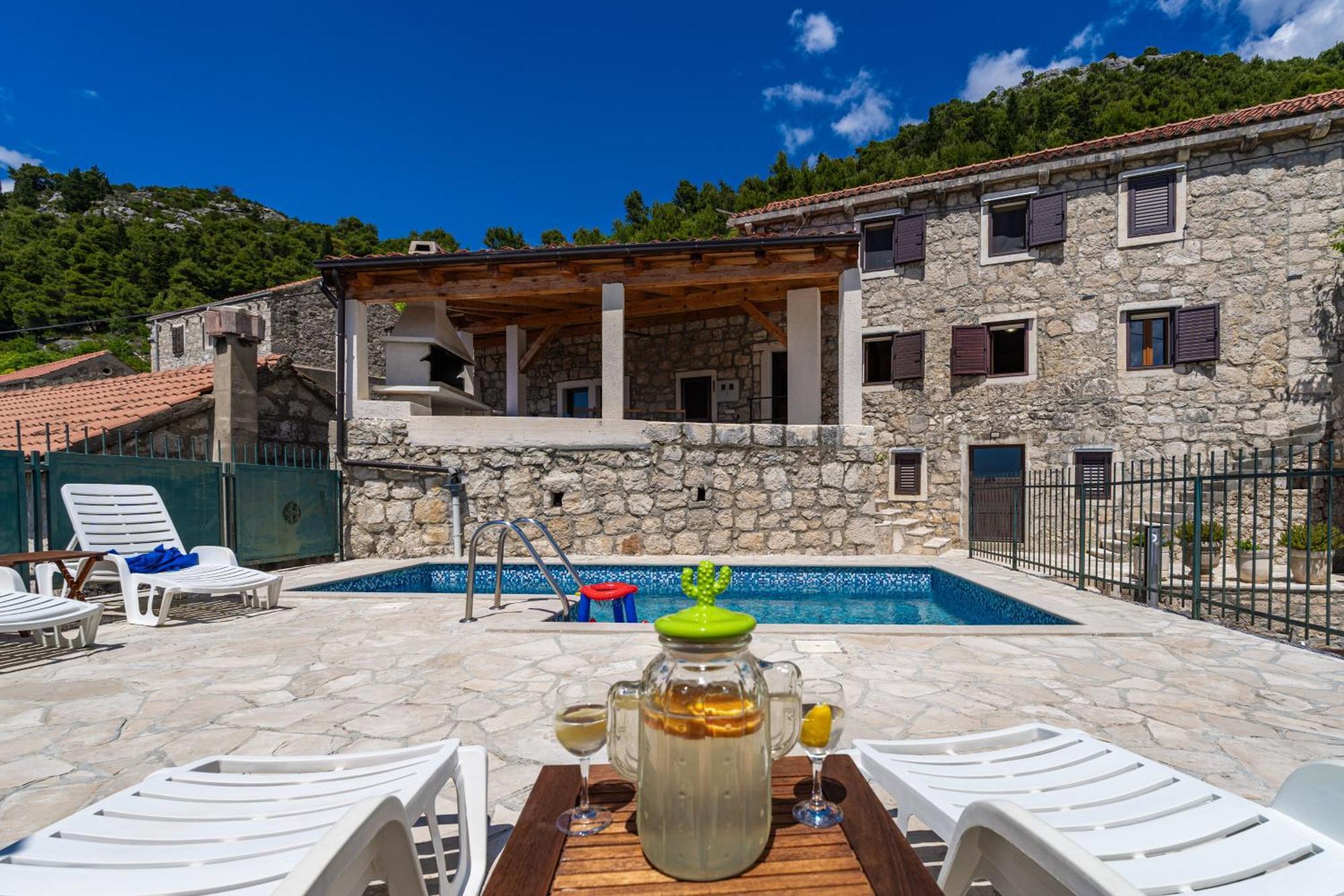 Private Pool Villa - Meditteranean Peace Слано Экстерьер фото